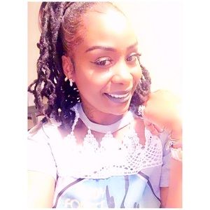 Meet your Posher, Shenia